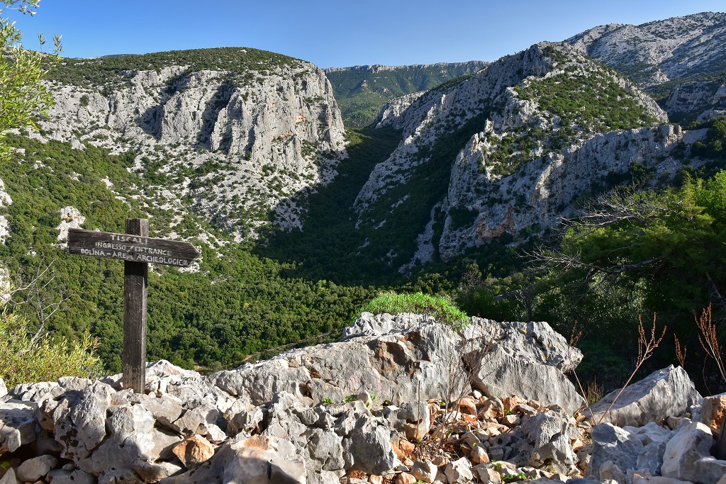 Sardinie - Okružní túra údolí Lanaittu - Monte Tiscali 