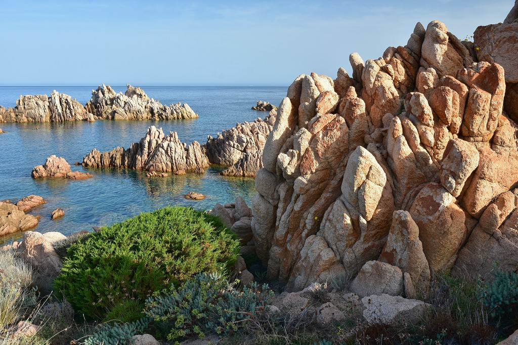 Sardinie - Pěšky z Costa Paradiso do Cala Tinnari 