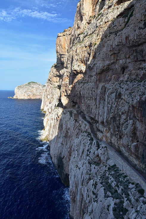 Sardinie - Přístup k Neptunově jeskyni, Capo Caccia 