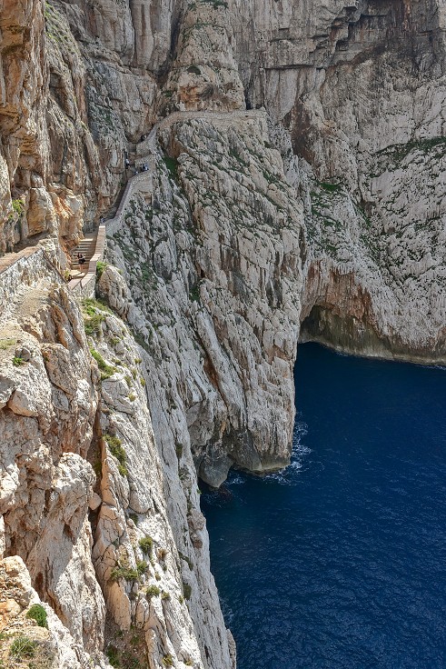 Sardinie - Přístup k Neptunově jeskyni, Capo Caccia 