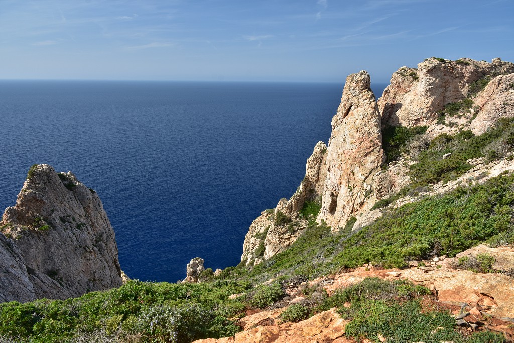 Sardinie - Z Belvedere la Foradada k Torre della Pegna 