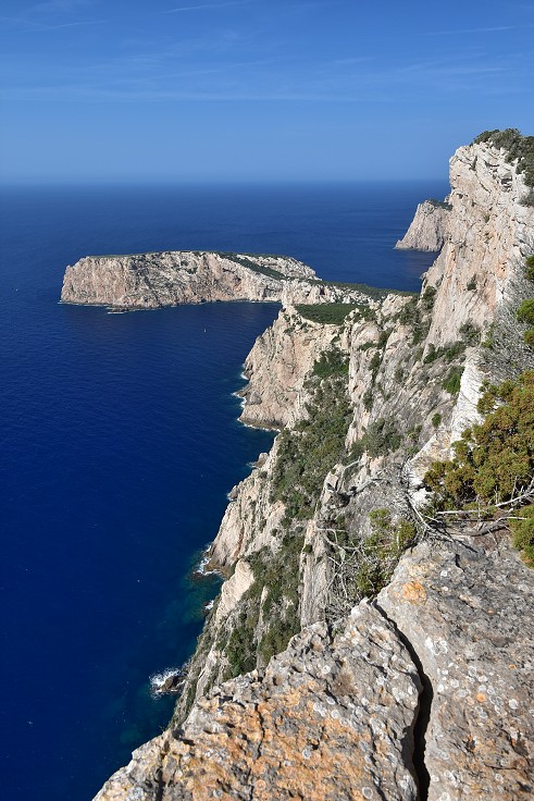 Sardinie - Z Belvedere la Foradada k Torre della Pegna 