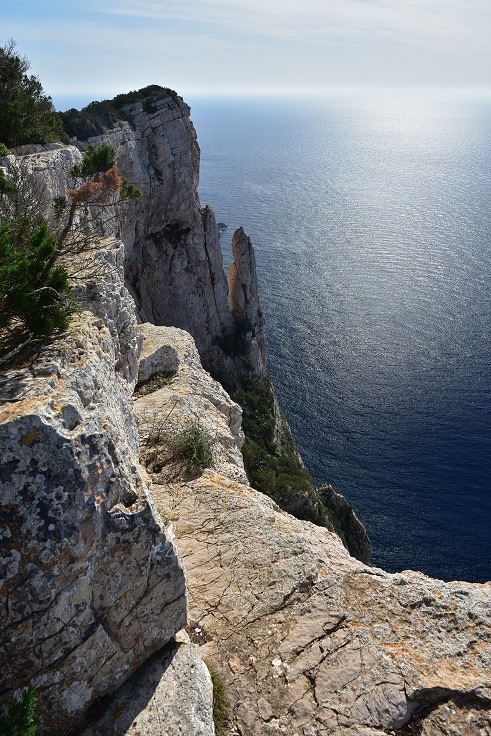 Sardinie - Z Belvedere la Foradada k Torre della Pegna 
