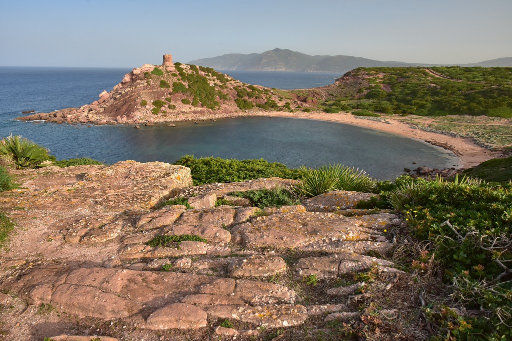 Sardinie - Baia di Porticciolo, sev. od Alghera 