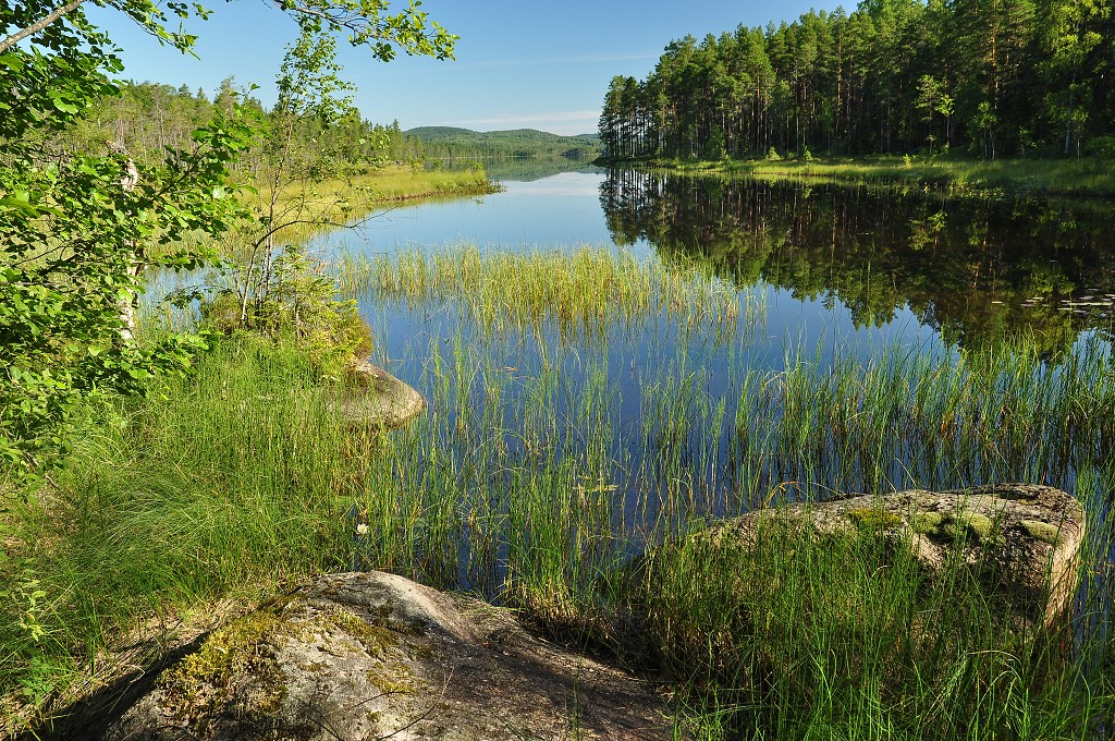 Skandinávie - jezero Slädsjön, u Lesjöforsu, Šv.