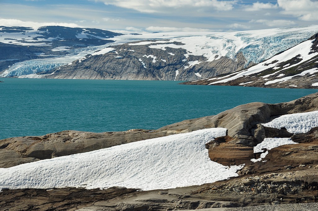 Skandinávie - jezero Storglomvatnet, Svartisen