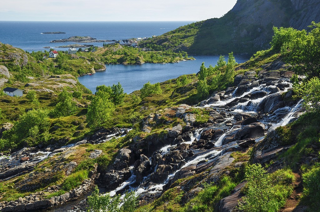 Skandinávie - jez. Sørvågenvatnet,  ostrov Moskenesøya, Lofoty