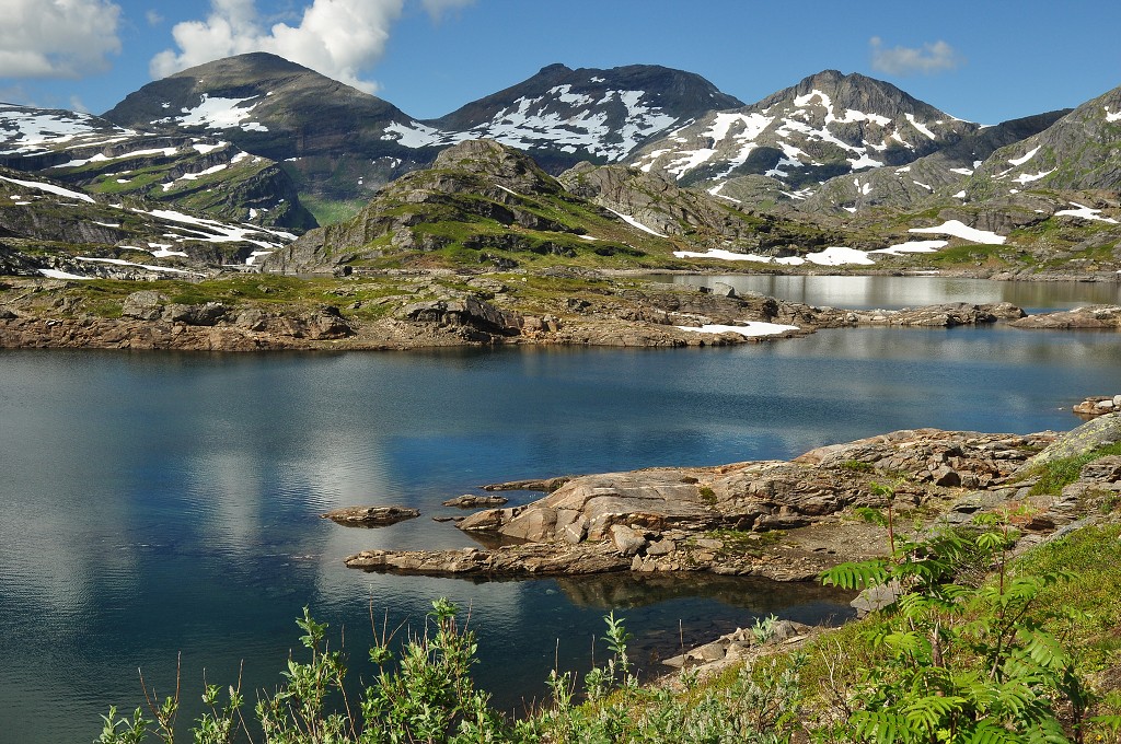 Skandinávie - jez. Niingsvatnet, nad Bogenem, oblast Narvik