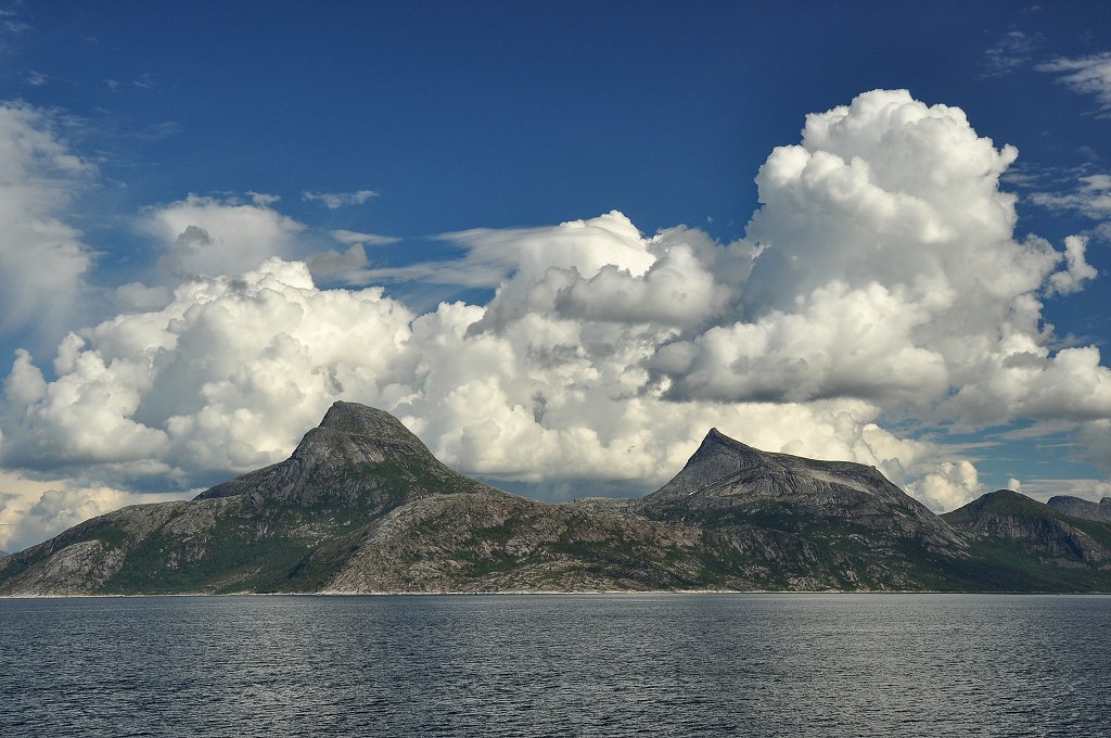 Skandinávie - u Bognes, Ofotfjord, Nordland