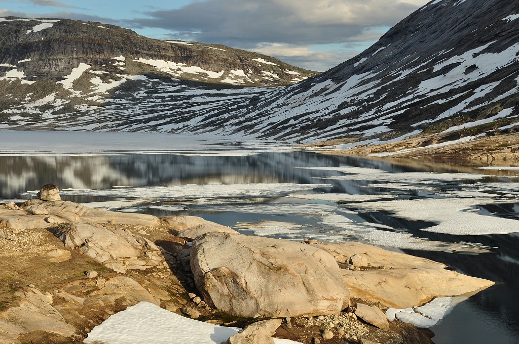 Skandinávie - jez. Reinoksvatnet, údolí Gjerdalen, Nordland