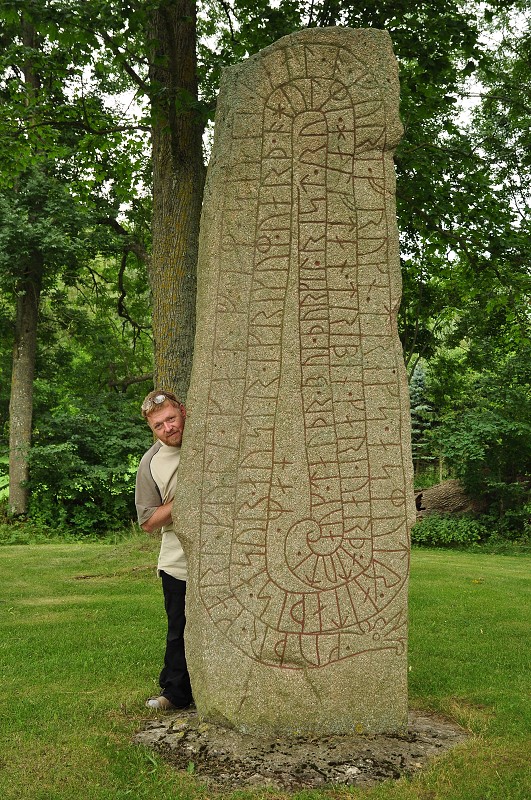 Runový kámen Hogby stone u Hjolby /u Linkopingu/ 