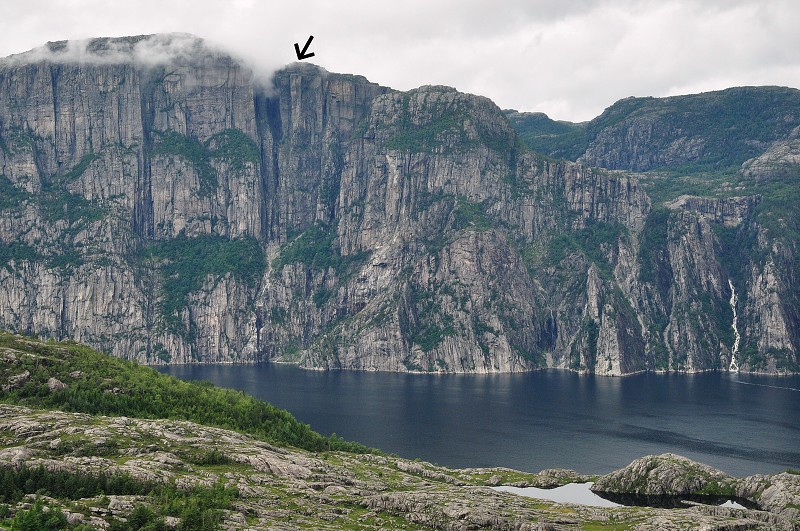 Jižní Norsko 2012 - Preikestolen+ Lysefjord z protějšího kopce 