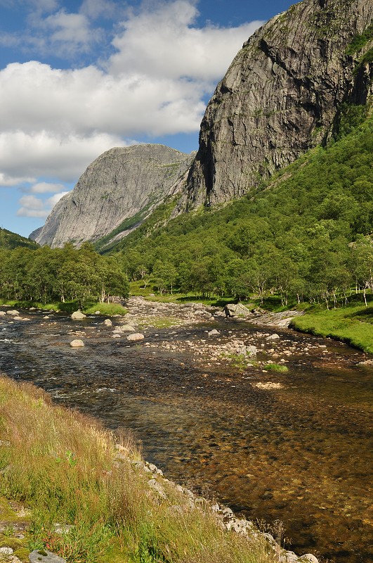 Jižní Norsko 2012 - údolí Ovstabodalen, sv. od Byrkjedalu 
