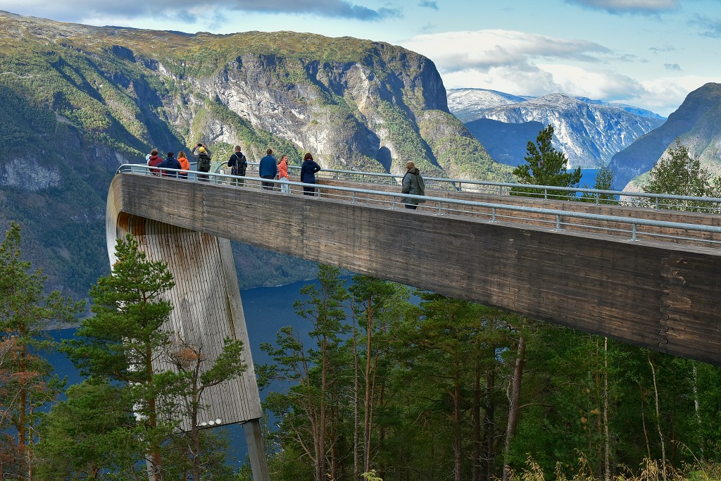 Skandinávie - vyhlídka Stegastein nad Aurlandfjordem 
