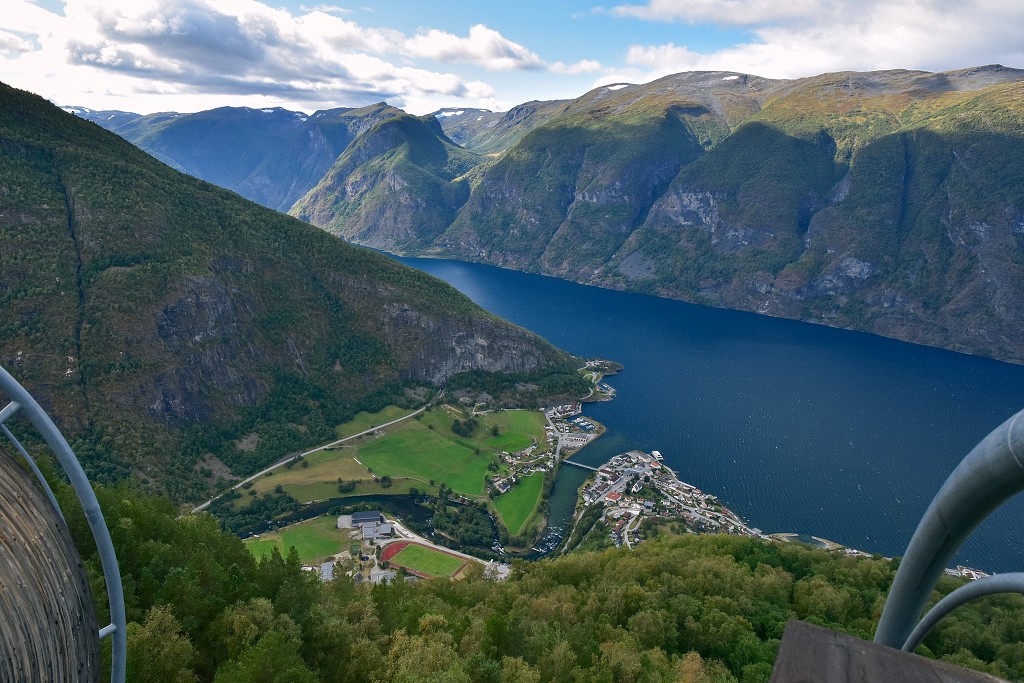 Skandinávie - vyhlídka Stegastein nad Aurlandfjordem 