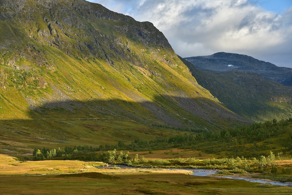 Skandinávie - údolí Nedstedalen, jižně od Sognefjordu 