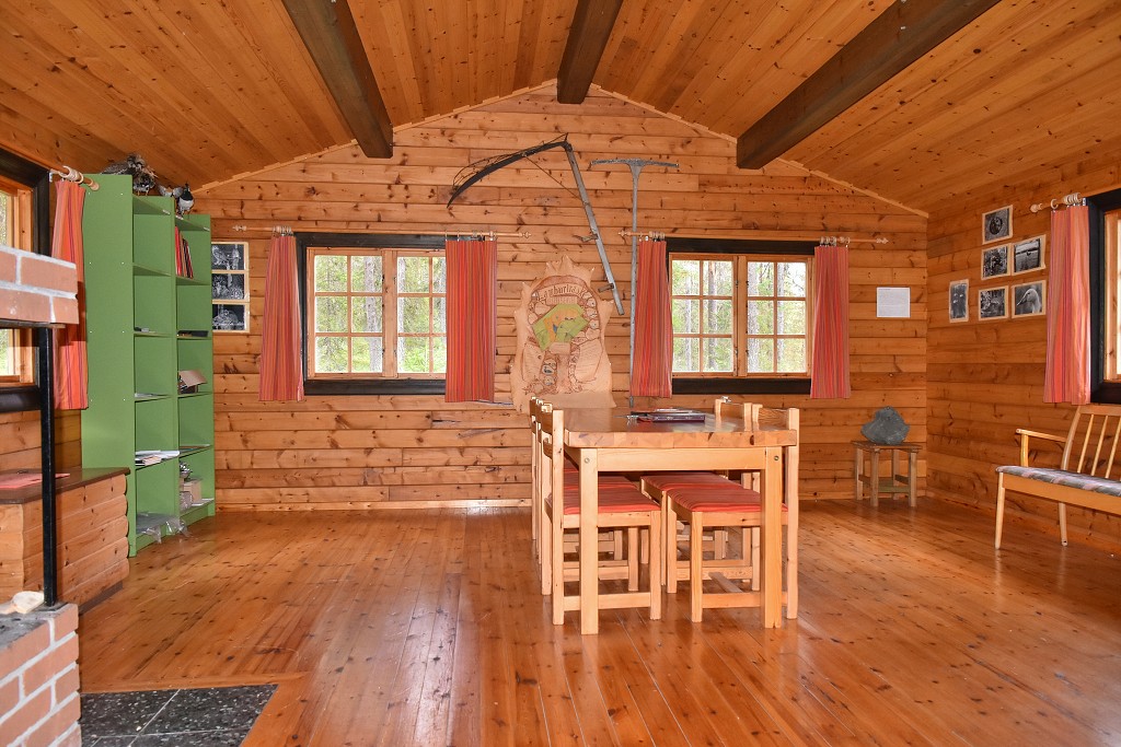 Rezervace Lamburträsk, otevř. srub