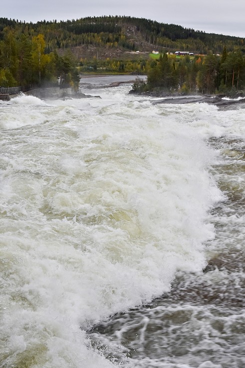 Peřeje Storforsen, na ř. Piteälven, u Vidselu