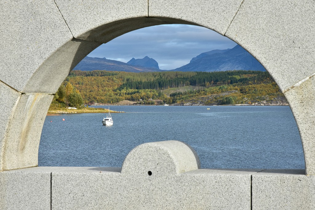 Misvaerfjord, již. od Skjerstadu