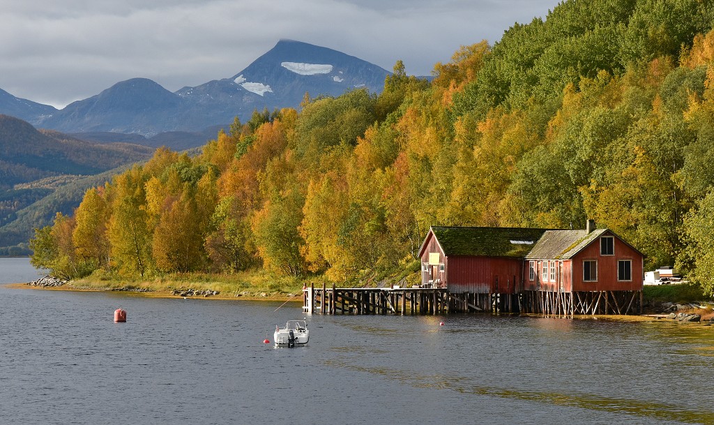 Misvaerfjord, již. od Skjerstadu