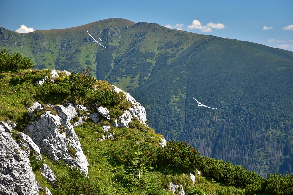 Slovensko - Roháče, větroně nad Sivým vrchem
