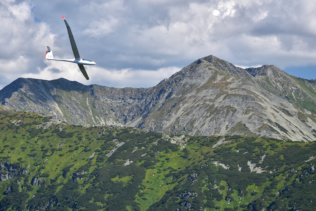 Slovensko - Roháče, větroně nad Sivým vrchem