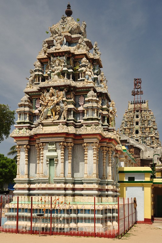 Srí Lanka 2015 - hindu chrám Pillaiyar Kovil, Trinco 