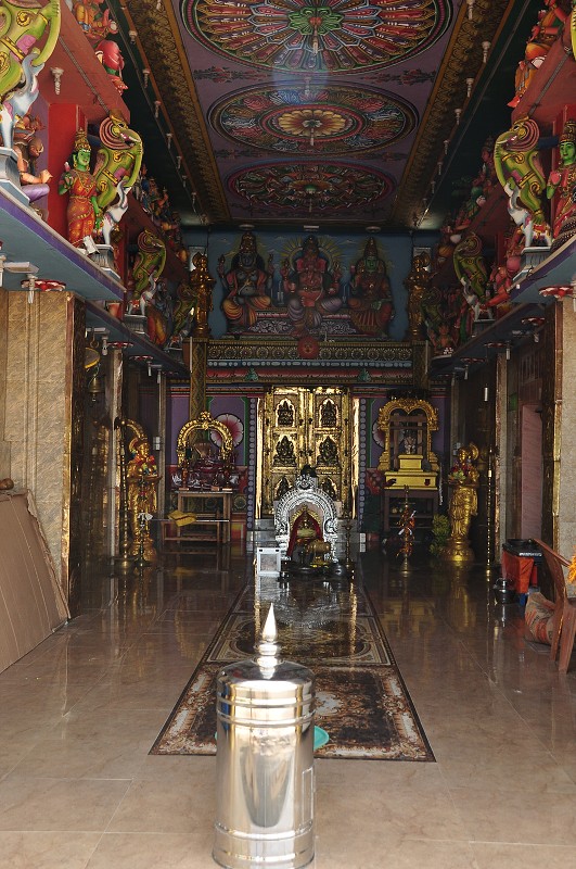 Srí Lanka 2015 - hindu chrám Pillaiyar Kovil, Trinco 