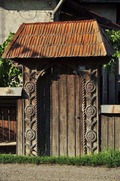 Východní Evropa  - lid. architektura, Oncesti,kraj Maramureš, Ru 