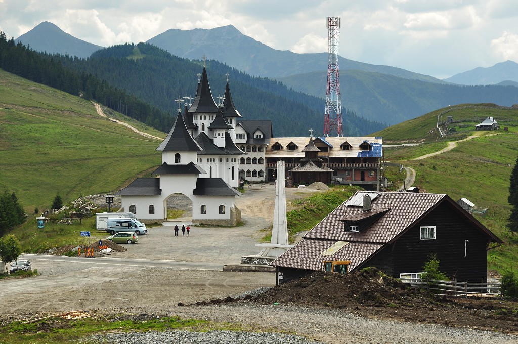 Východní Evropa  - klášt.Santa Treime v sedle Prislop 1400m,Maramureš 