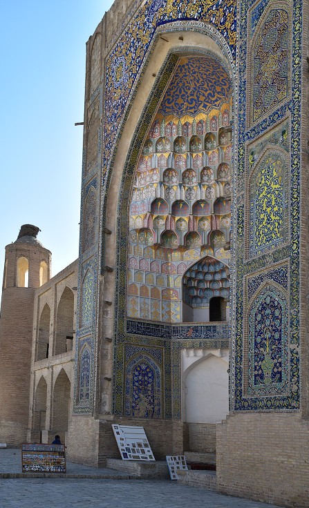 Almaty + Uzbekistán - medresa Chána Abdulazíze, Buchara 