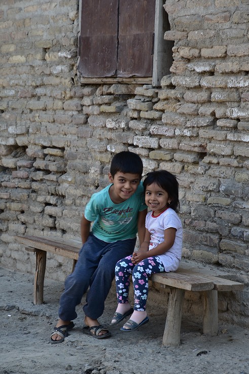 Almaty + Uzbekistán - děti Buchara 