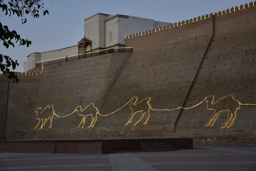 Almaty + Uzbekistán - večerní citadela Ark, Buchara 