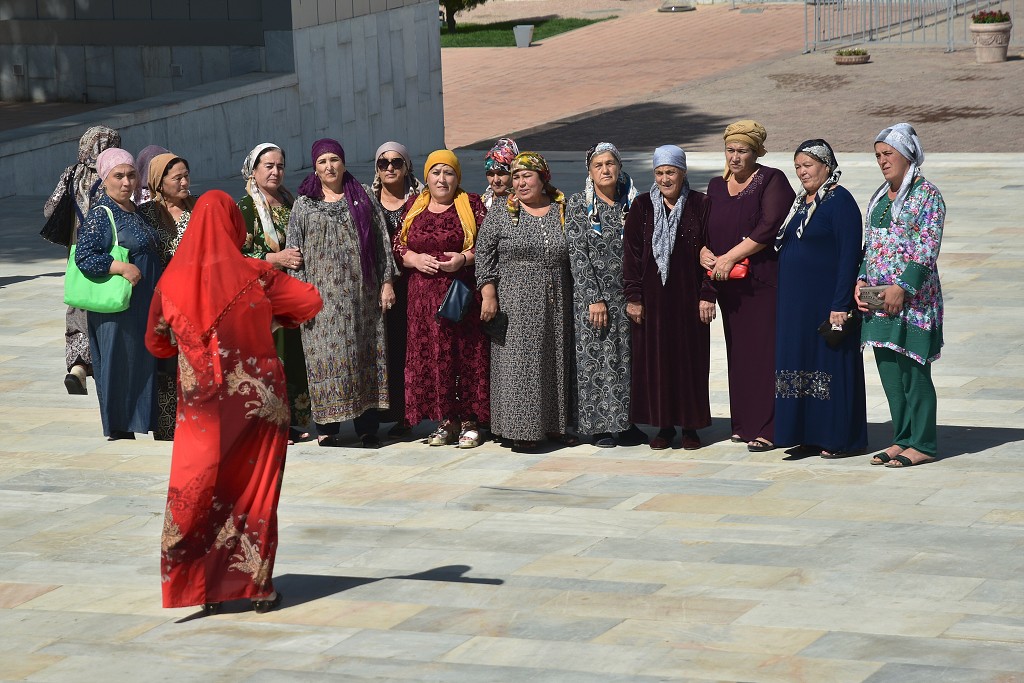 Almaty + Uzbekistán - uzbecké ženy na výletě,Samarkand 