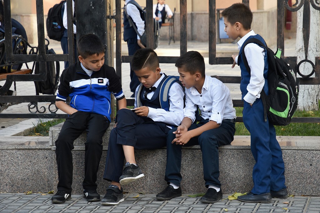 Almaty + Uzbekistán - školáci, Samarkand 