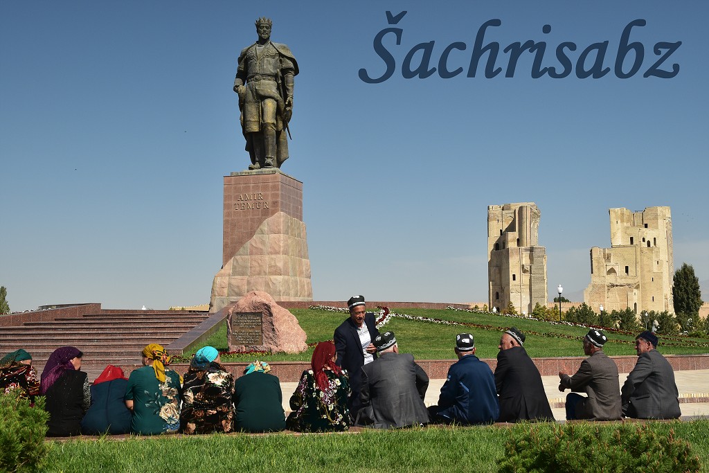 Almaty + Uzbekistán - Timurova socha v rodném Šachrisabzu 