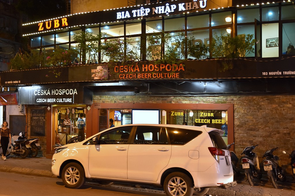 Vietnam - Hanoi - česká hospoda Zubr