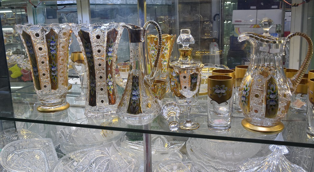 Vietnam - Hanoi, prodejna českého skla a porcelánu
