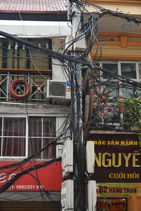Vietnam - elektro rozvody, Hanoj