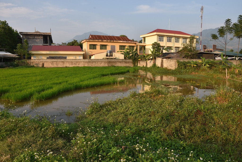 Vietnam - škola, vesnice Son A u Nghia Lo