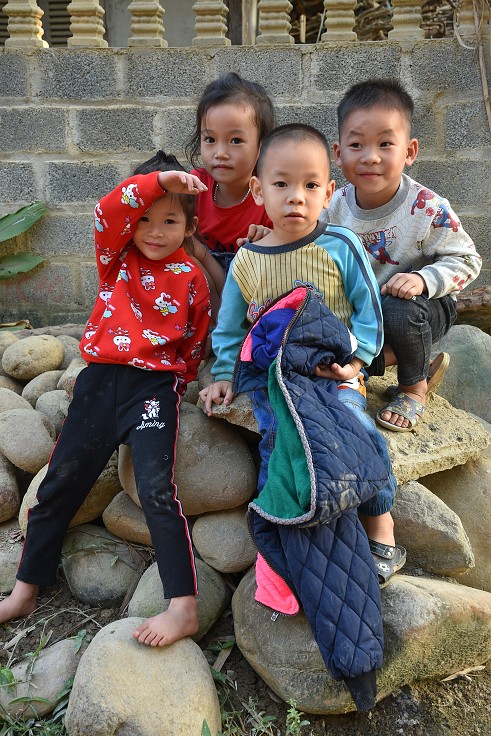 Vietnam - minorita Thai, vesnice Son A u Nghia Lo