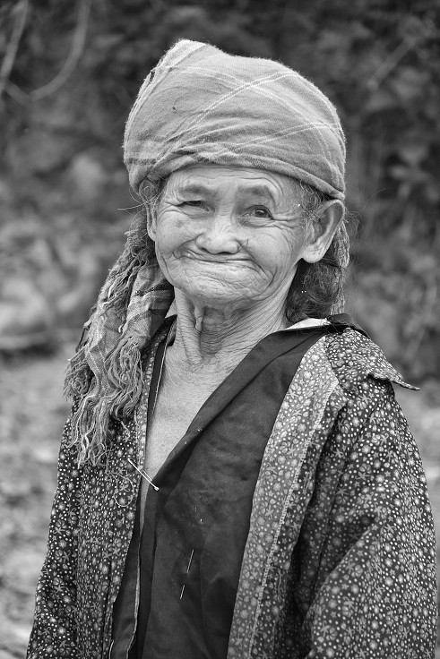 Vietnam - etnická vesnice Suoi Giang, u Nghia Lo