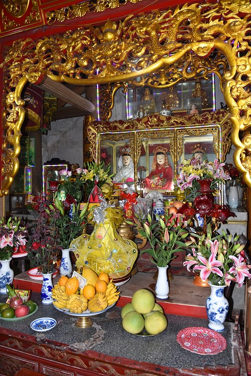Vietnam - budh. svatostánek, Sapa
