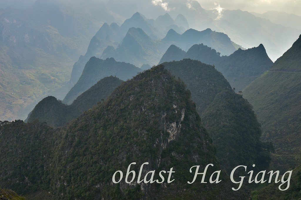 Vietnam - Dong Van UNESCO Global geopark: Dong Van - Meo Vac