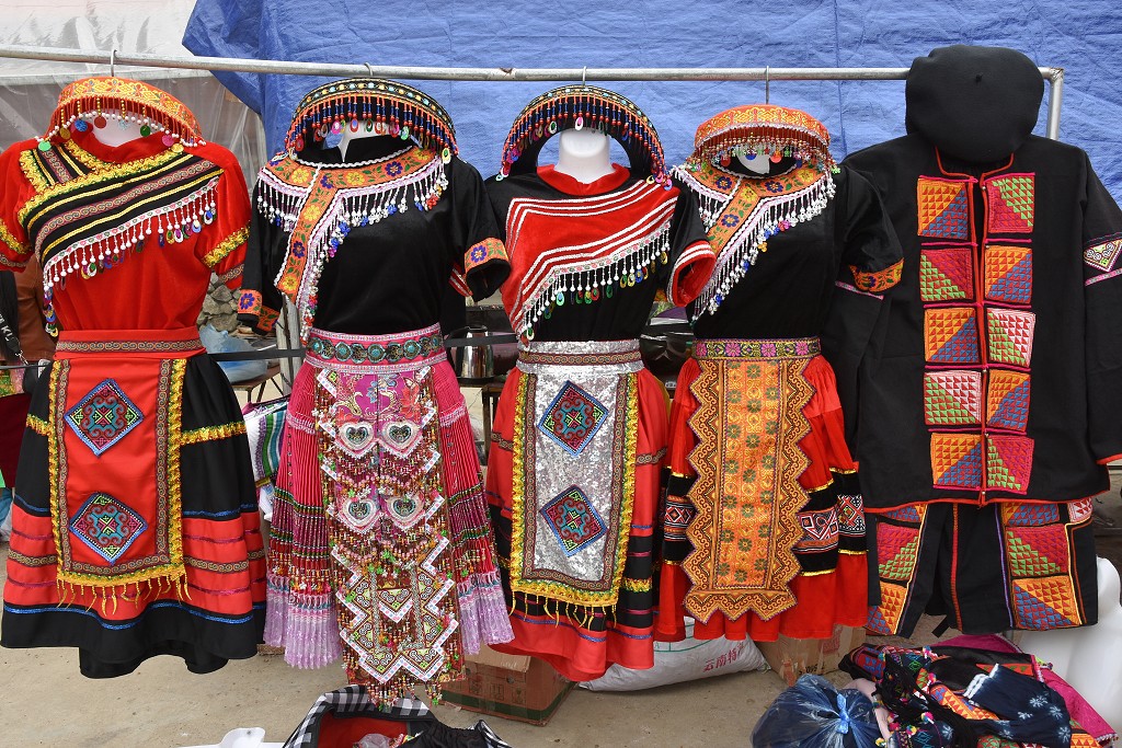 Vietnam - Květinové etnické slavnosti, severně od Yen Minh