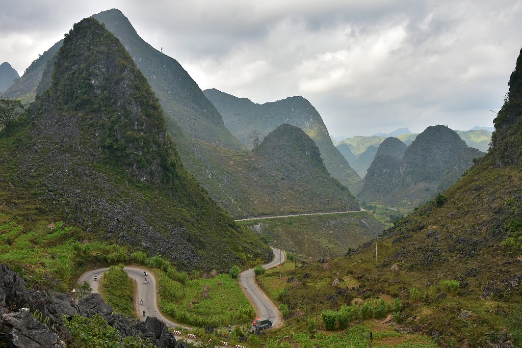Vietnam - Dong Van UNESCO Global geopark: Dong Van - Meo Vac