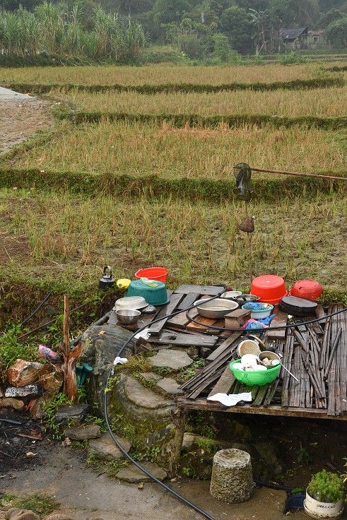 Vietnam - deštivé ráno, vesnice Du Gia