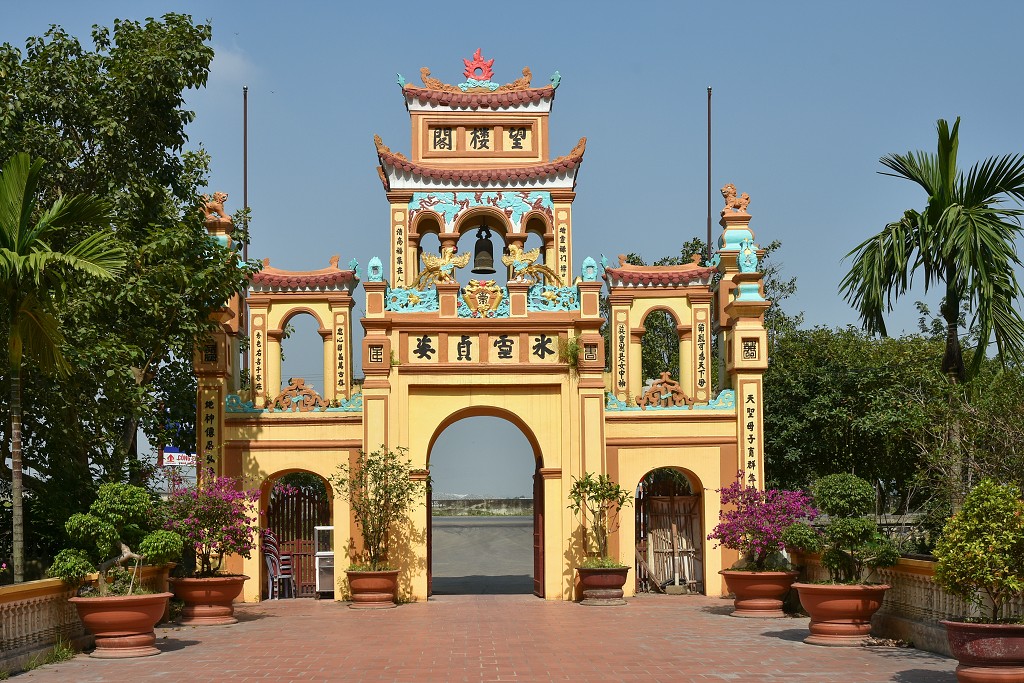 Vietnam - Vuc Vong temple, oblast Ninh Binh