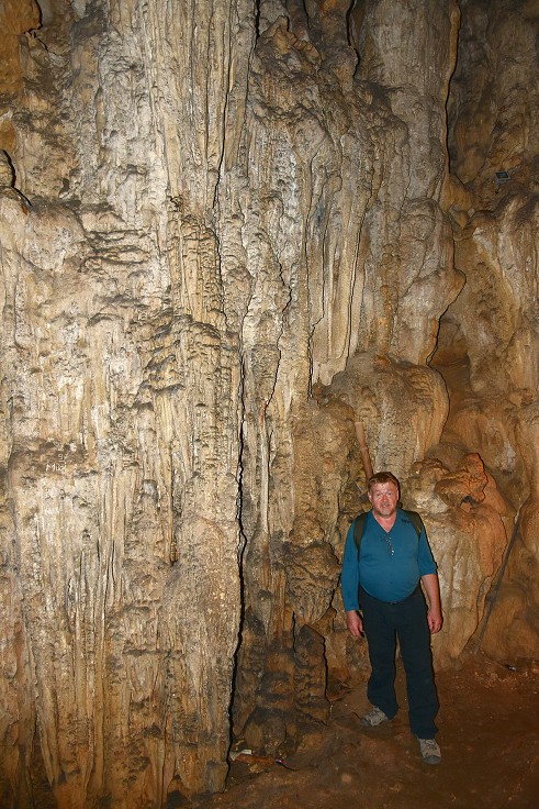 Vietnam - jeskyně Tien grotto, u Tam Coc, oblast Ninh Binh