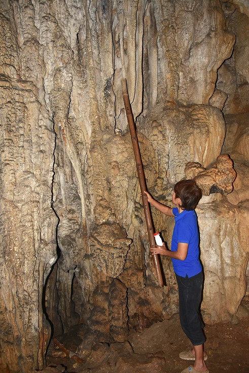 Vietnam - jeskyně Tien grotto, u Tam Coc, oblast Ninh Binh